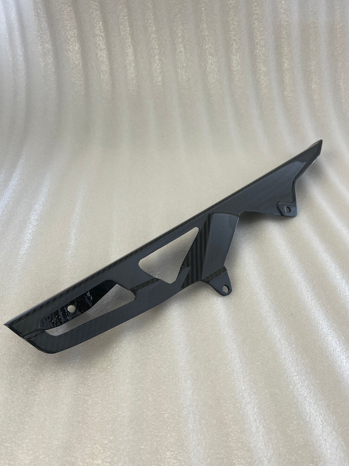 SUZUKI GSX-R 1000 Carbon Fiber Rear Chain Guard – view 2