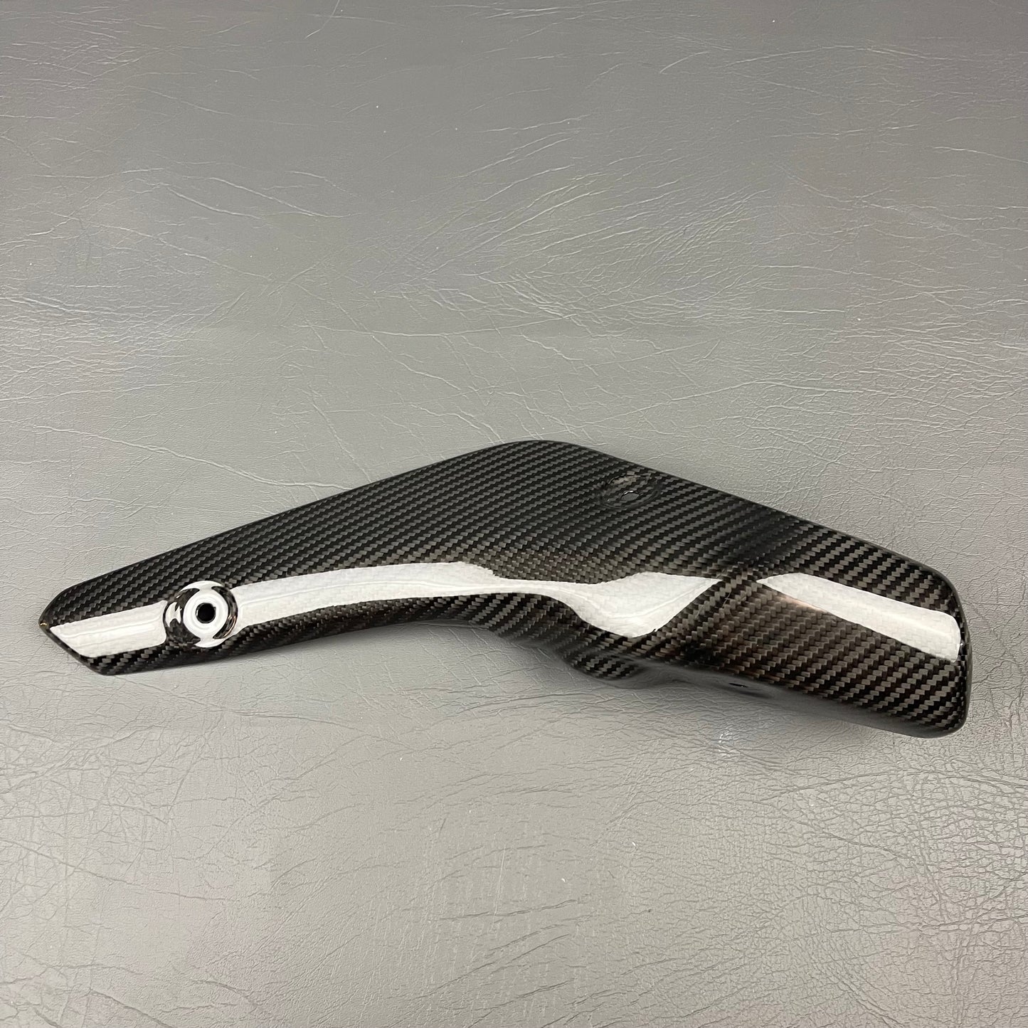YAMAHA MT-10 Carbon Fiber Rear Exhaust Cover – view 4