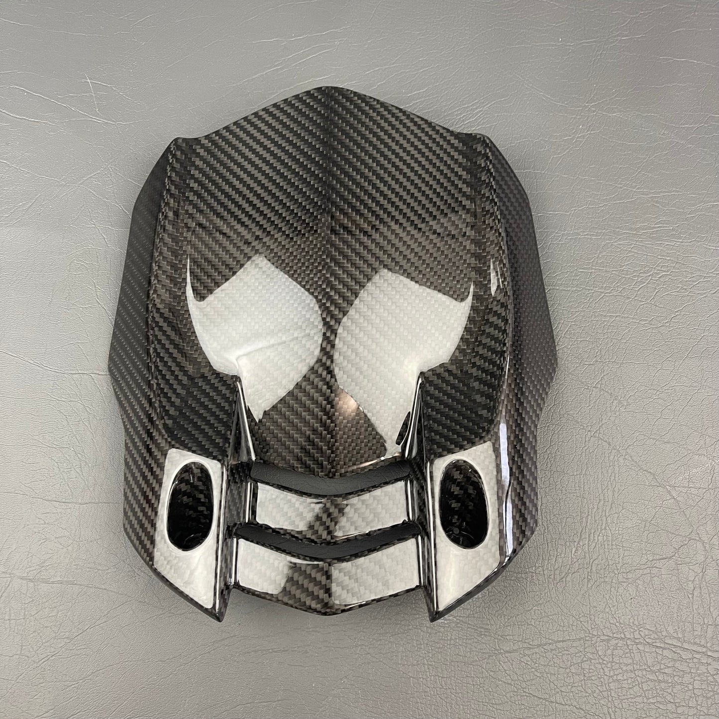 YAMAHA MT-10 Carbon Fiber Rear Fender Hugger Mudguard – view 4