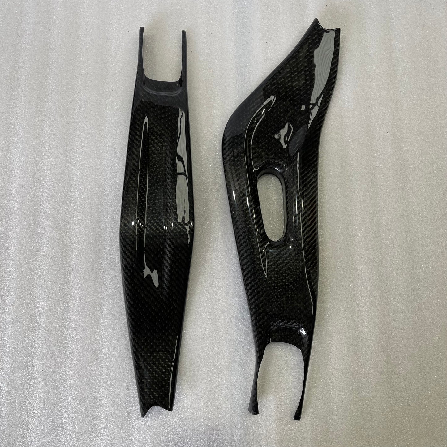 YAMAHA MT07 / FZ07 Carbon Fiber Swing Arm Covers – view 2