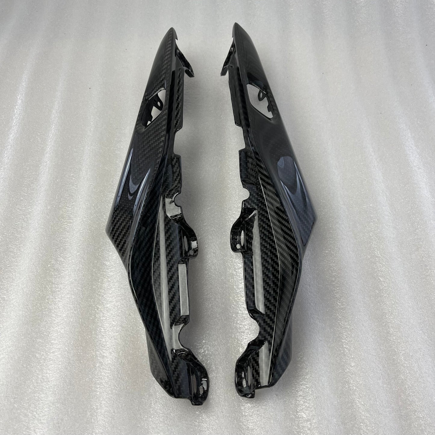 YAMAHA MT-09 Carbon Fiber Tail Side Fairings