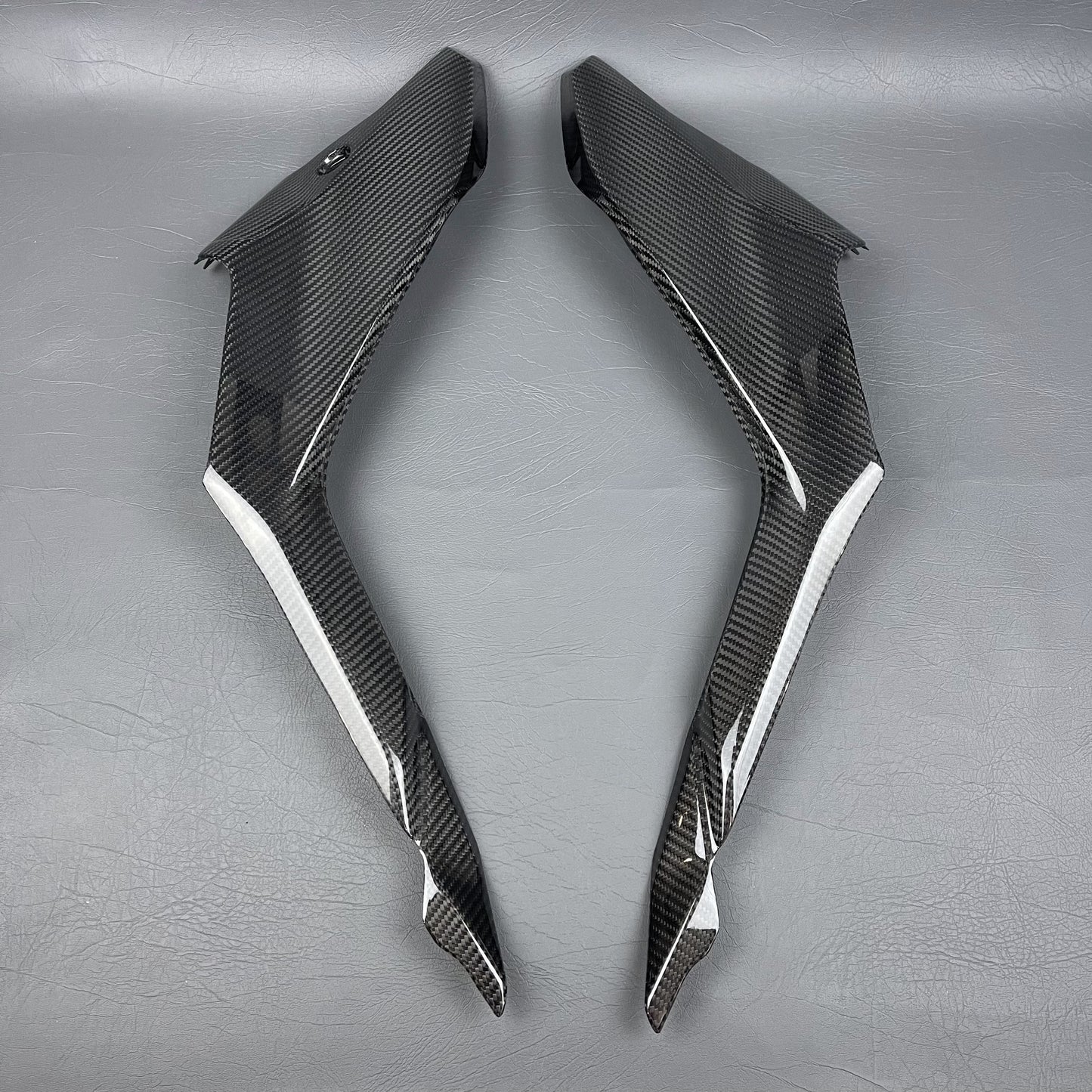 DUCATI SuperSport 939 Carbon Fiber Rear Side Fairings