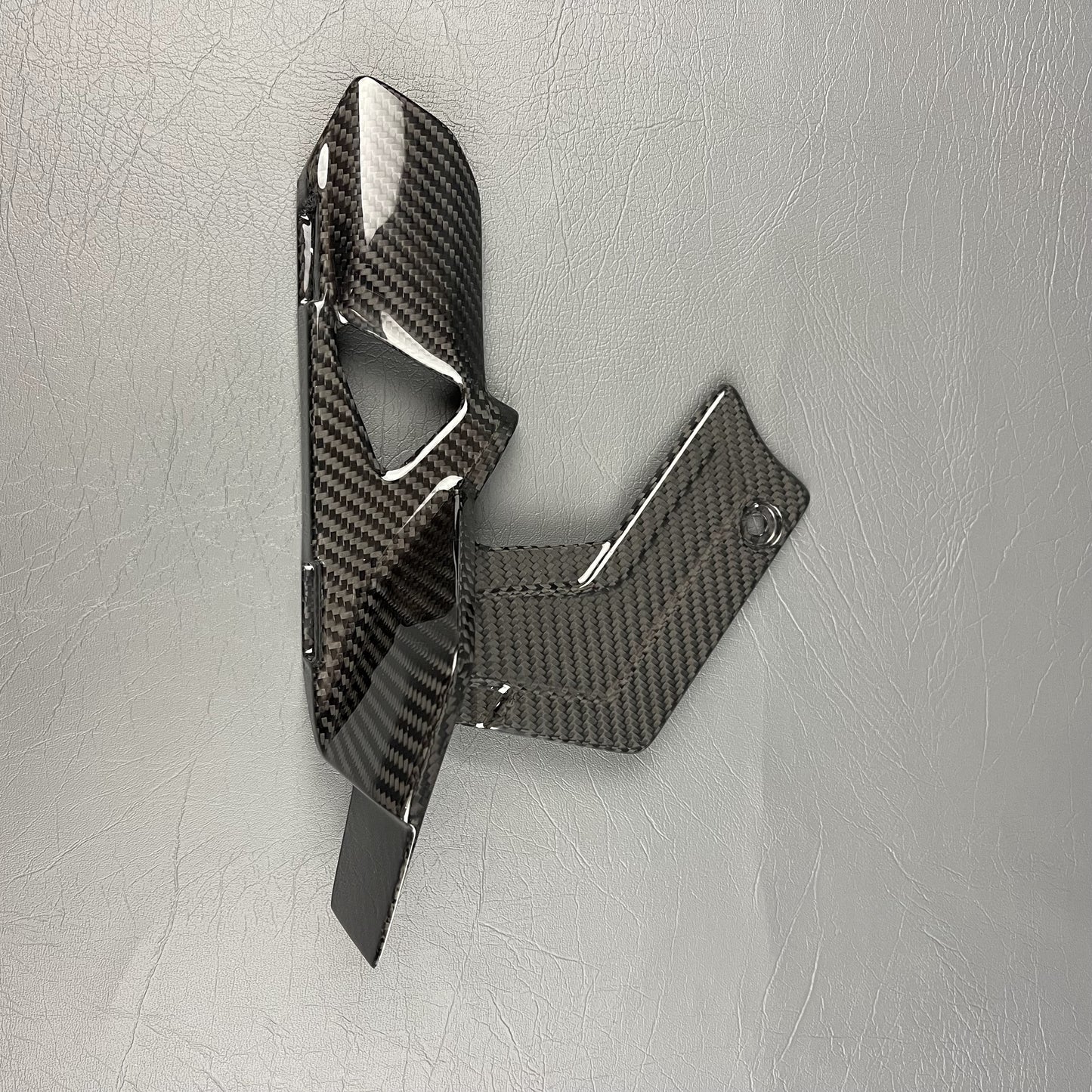 DUCATI SuperSport 939 Carbon Fiber Upper Side Panels – view 3