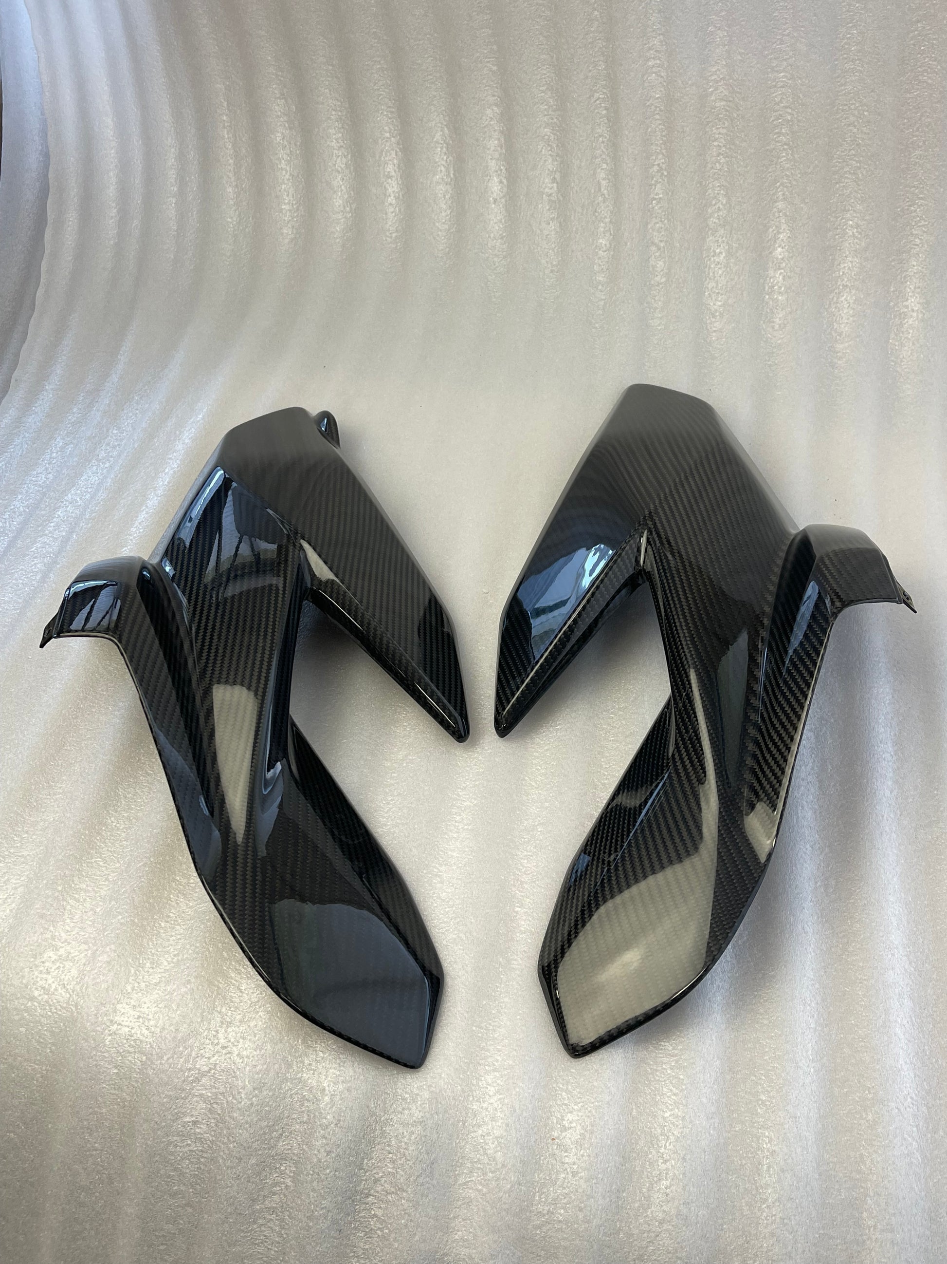 Ducati Streetfighter V4 Carbon Fiber Tank Side Fairings
