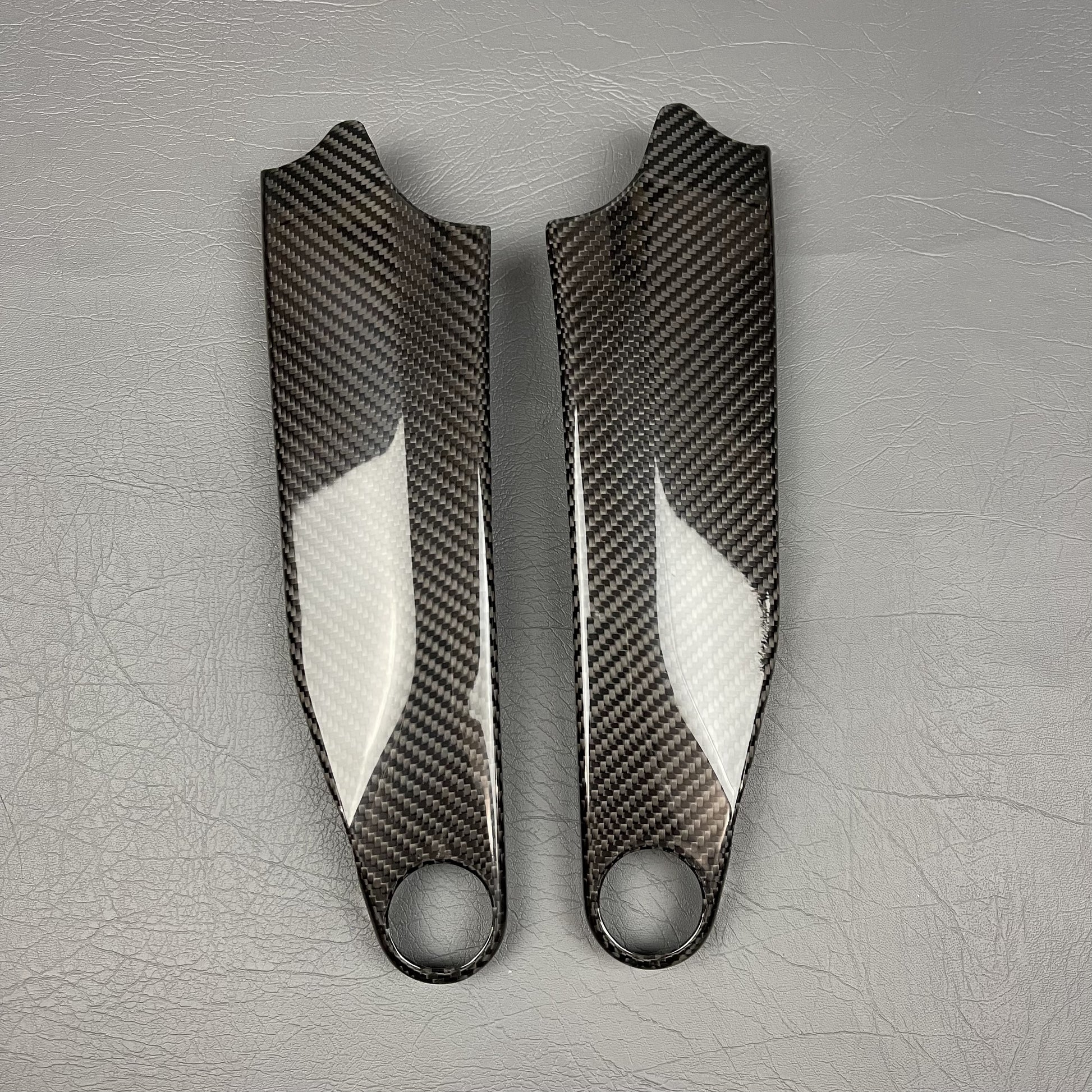 Ducati Panigale/Streetfighter V4 Carbon Fiber Under Tank Panels