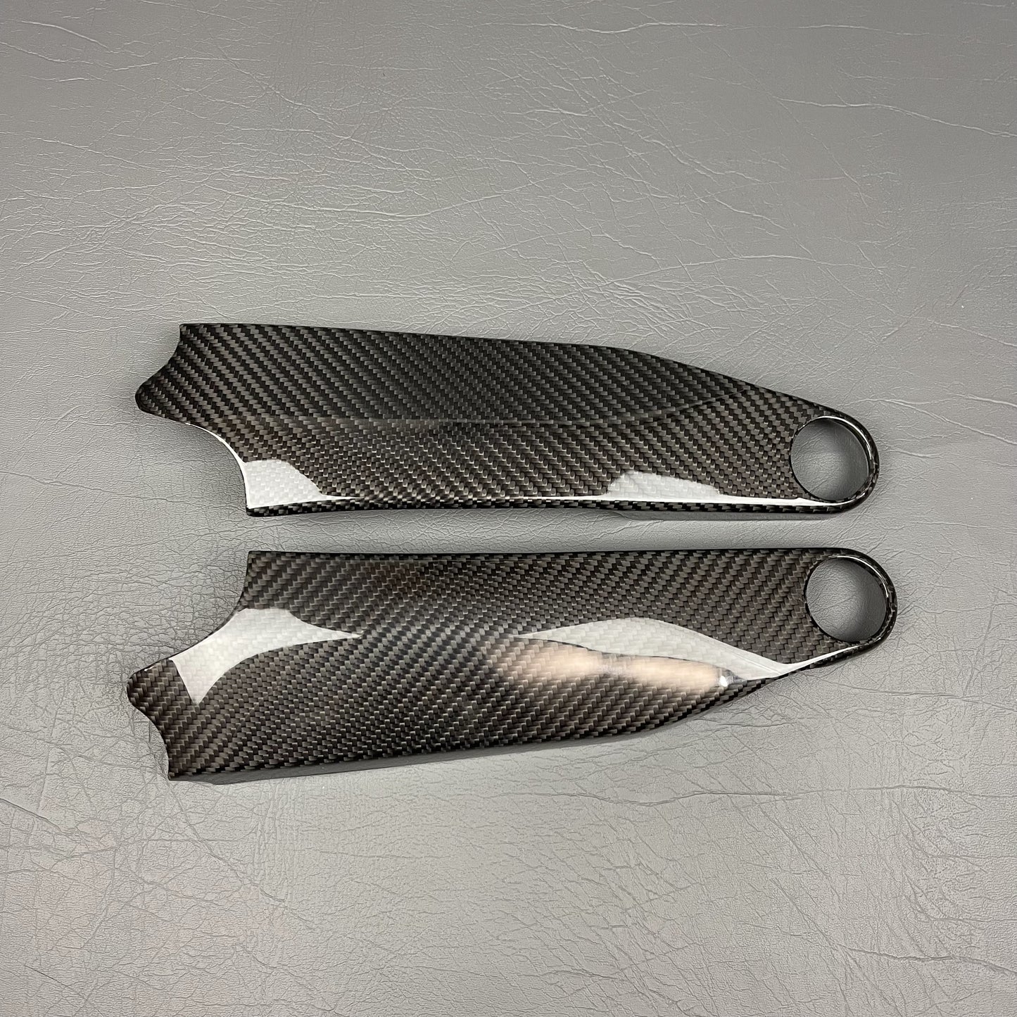 Ducati Panigale/Streetfighter V4 Carbon Fiber Under Tank Panels – view 2