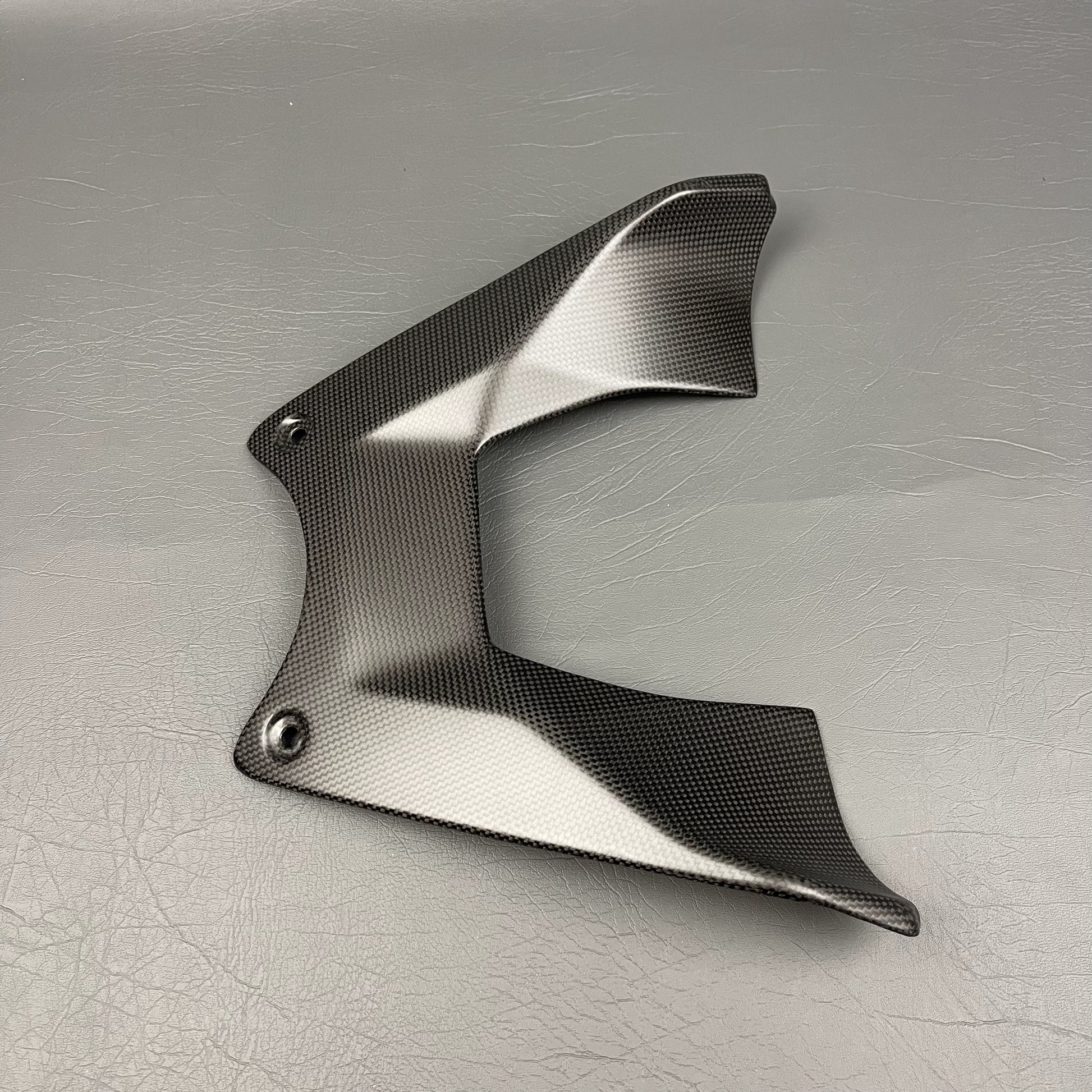 Ducati Diavel V4 Carbon Fiber Fuel Tank Cover – view 3