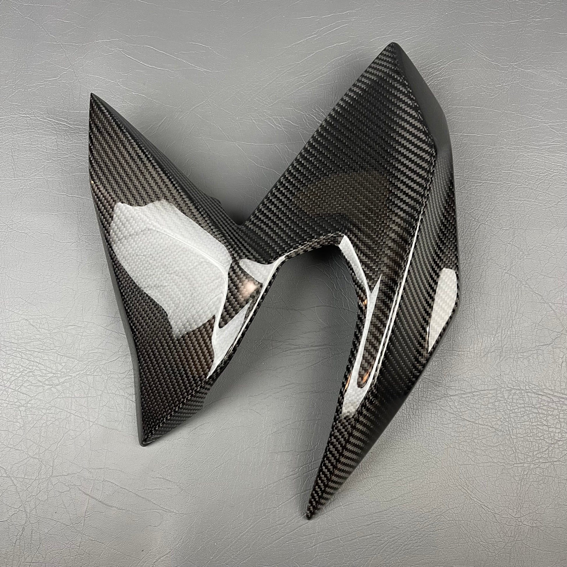 KAWASAKI Z-H2 Carbon Fiber Side Panel Cover – view 3