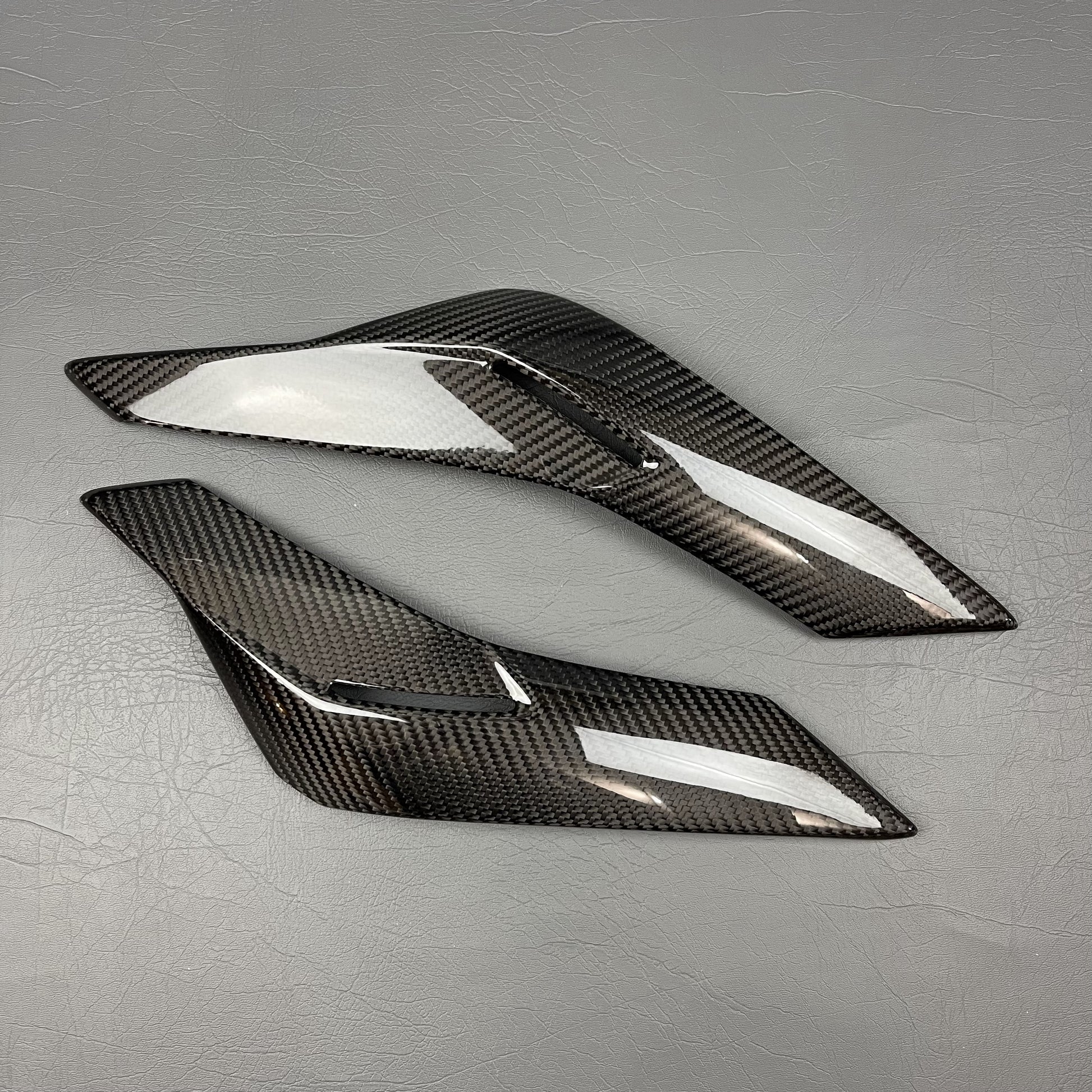 TRIUMPH Street Triple R / RS Carbon Fiber Lower Side Fairings – view 3