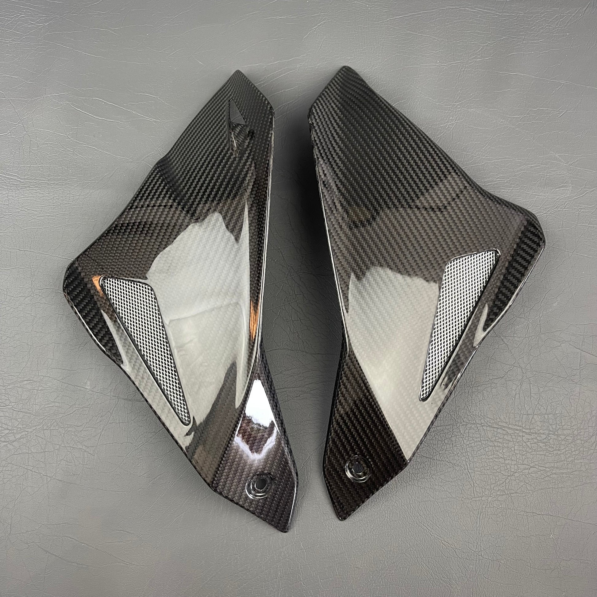 YAMAHA MT-10/FZ-10 2016-2021 Carbon Fiber Side Panels