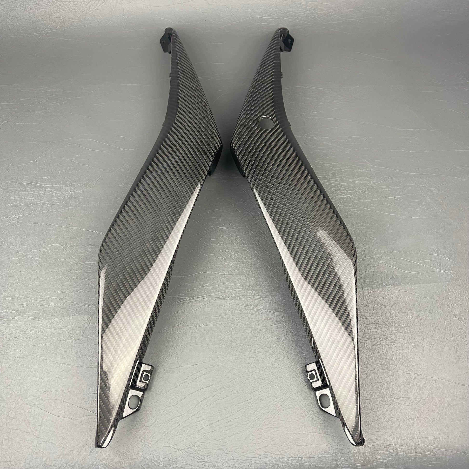 YAMAHA R3 2019-2024 Carbon Fiber Tail Side Fairings – view 4