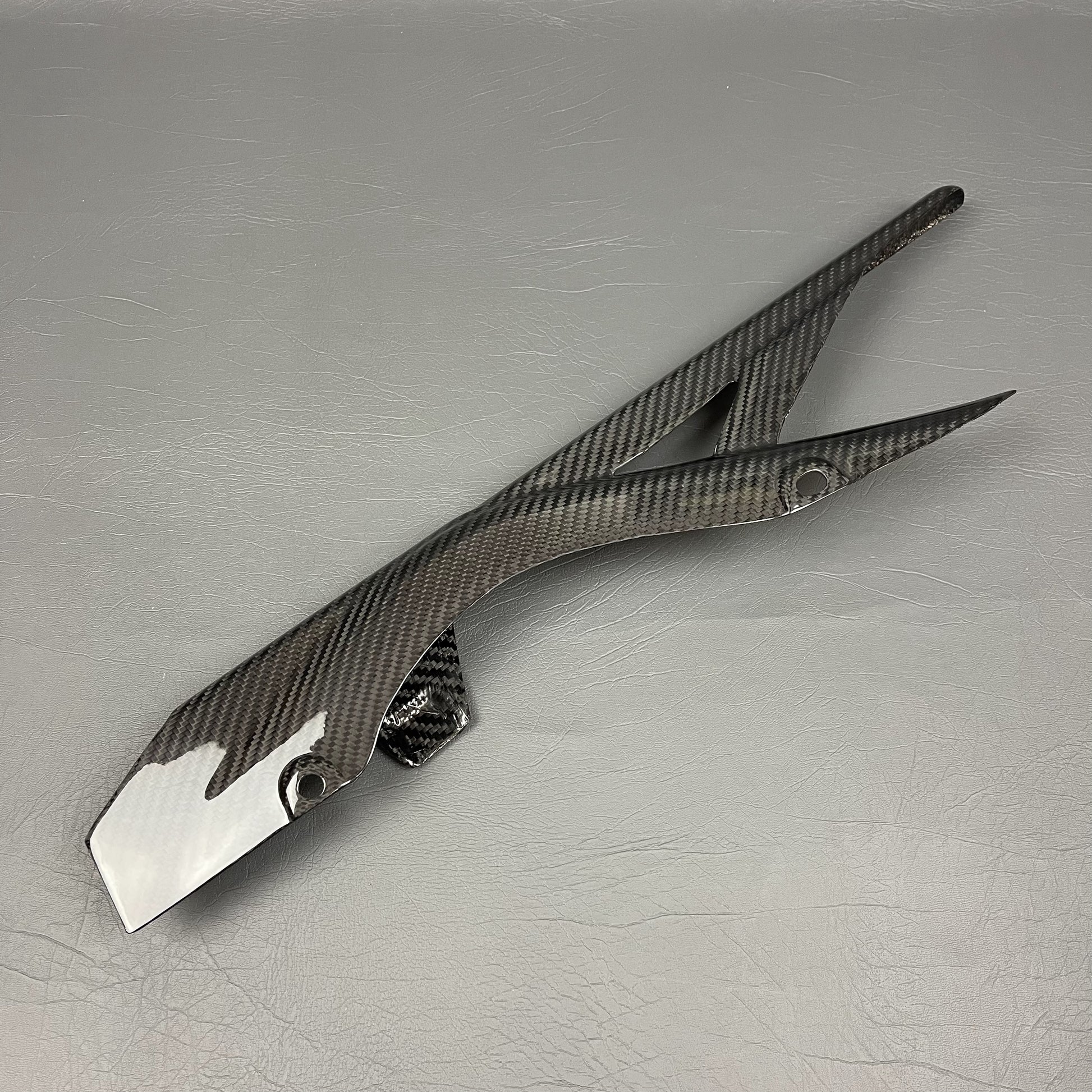 YAMAHA R3 2019-2024 Carbon Fiber Chain Guard – view 2