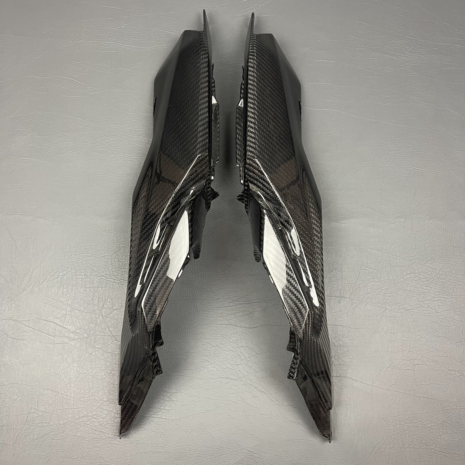 YAMAHA MT07 / FZ07 Carbon Fiber Rear Side Fairings (Enclosed Version) – view 2