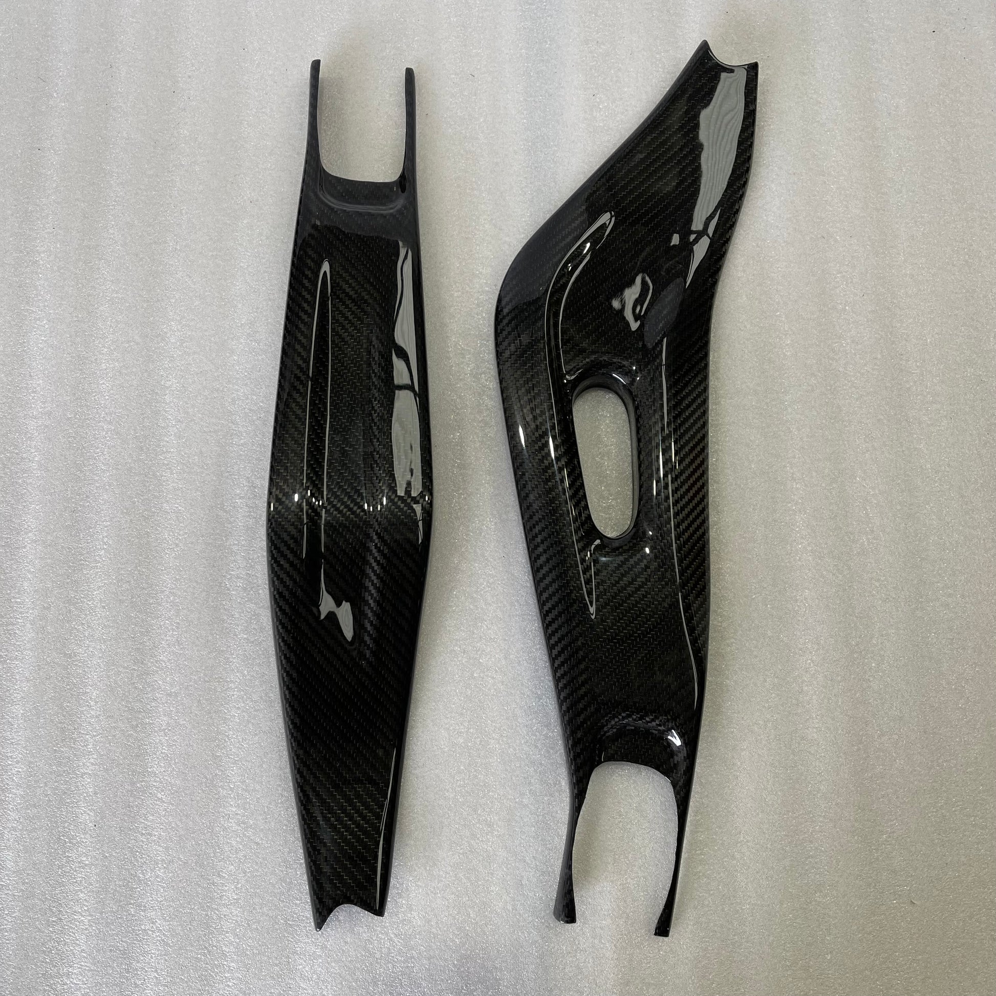 YAMAHA MT07 / FZ07 Carbon Fiber Swing Arm Covers – view 2