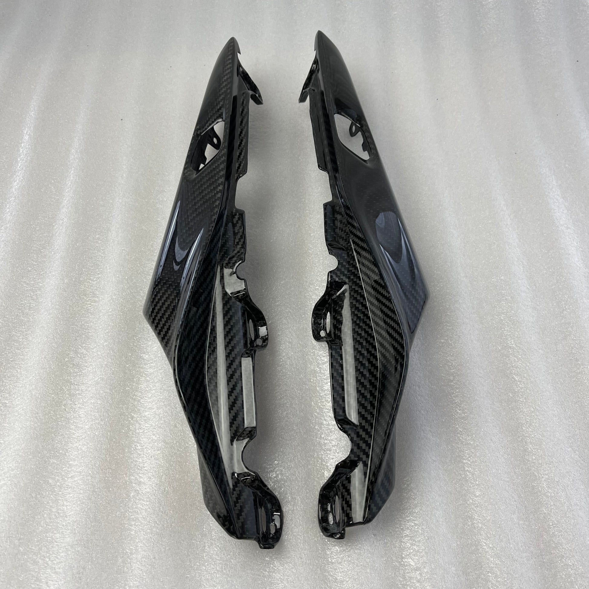 YAMAHA MT-09 Carbon Fiber Tail Side Fairings